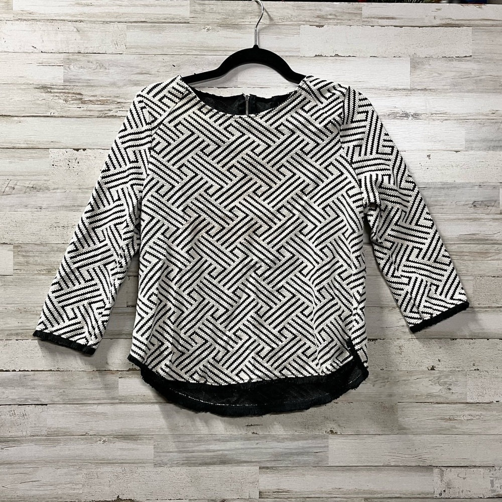 W5 Black and White Geometric Sweater Top